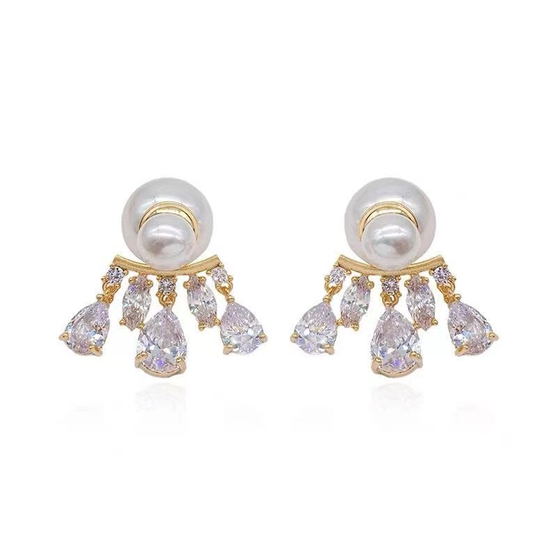 A37 Junior D pearl diamond vintage style earring