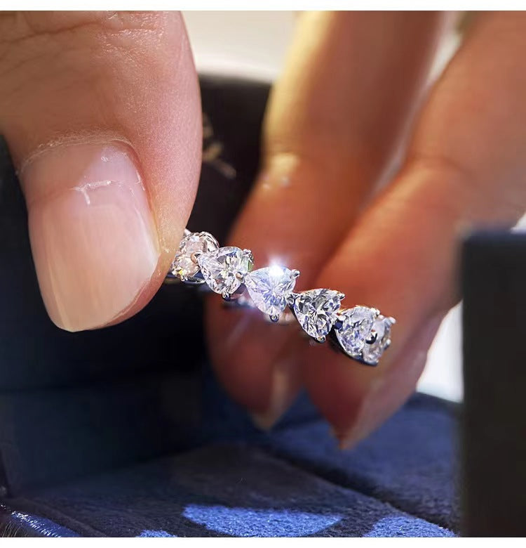 A6 Heart-shaped D color ring