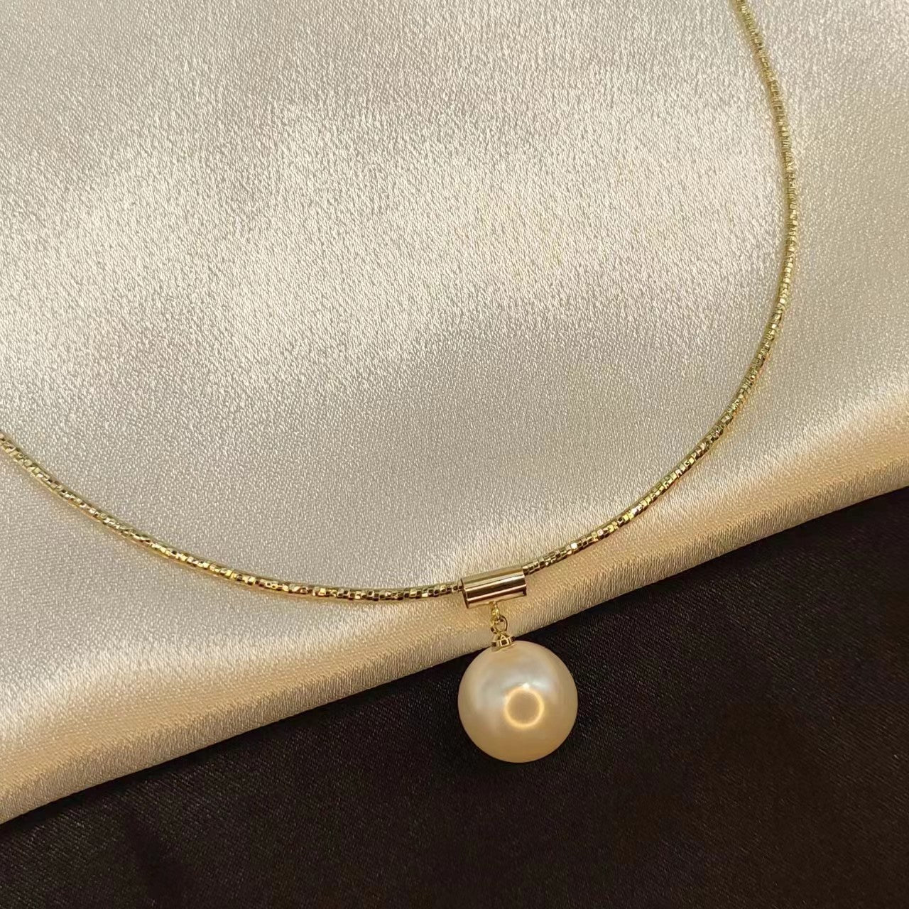 A25 Princess mermaid ( one large pearl) necklace
