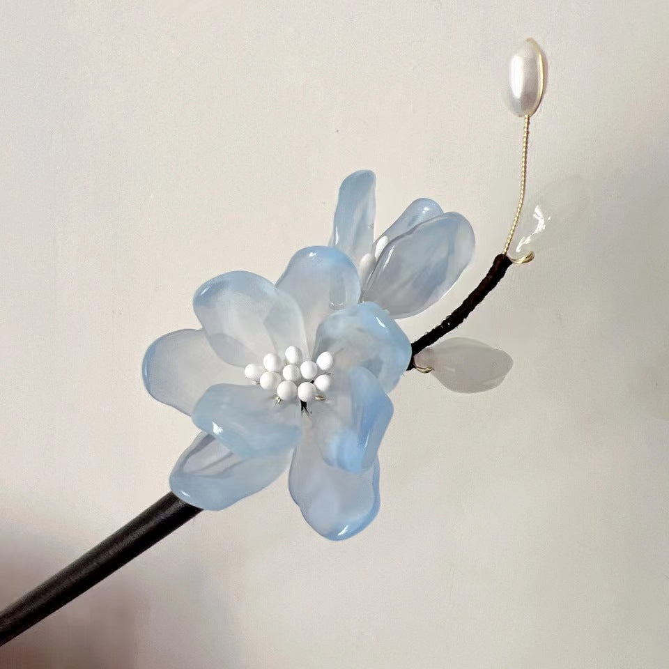 Yulan magnolia hairpins